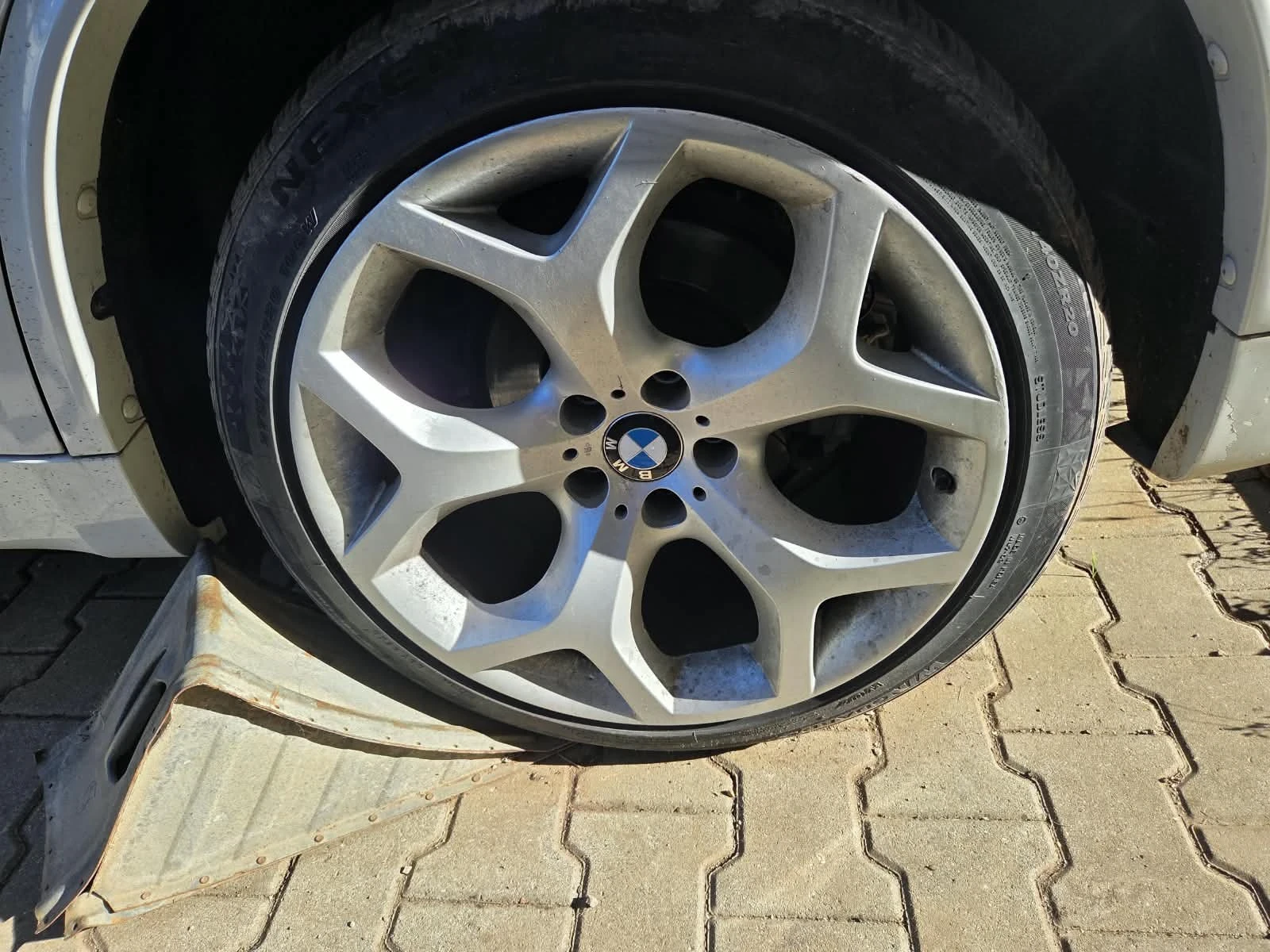 Гуми с джанти 275/40R20