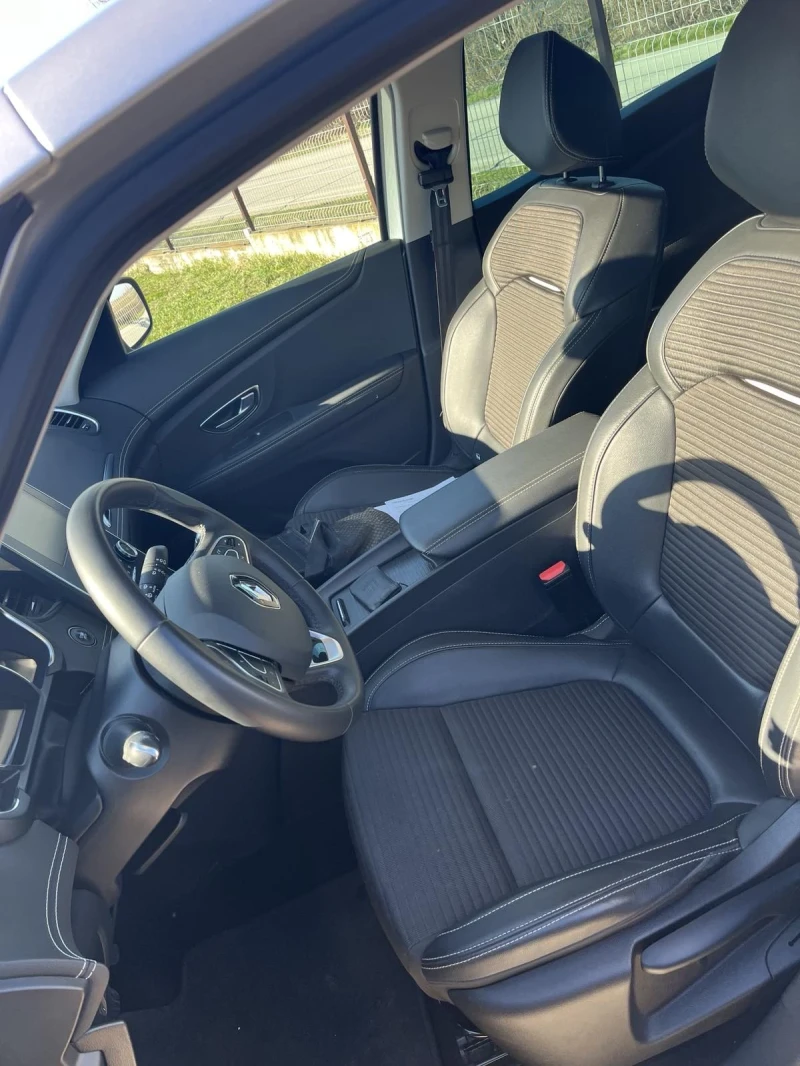 Renault Scenic 1.7 Dci, снимка 9 - Автомобили и джипове - 47518292