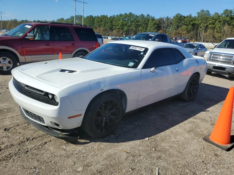 Dodge Challenger, снимка 1 - Автомобили и джипове - 48755545