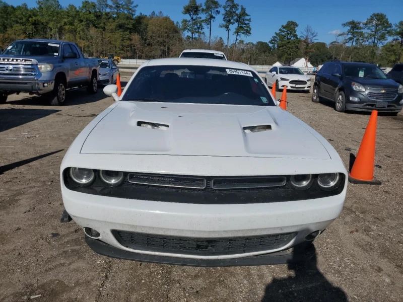 Dodge Challenger, снимка 2 - Автомобили и джипове - 48755545