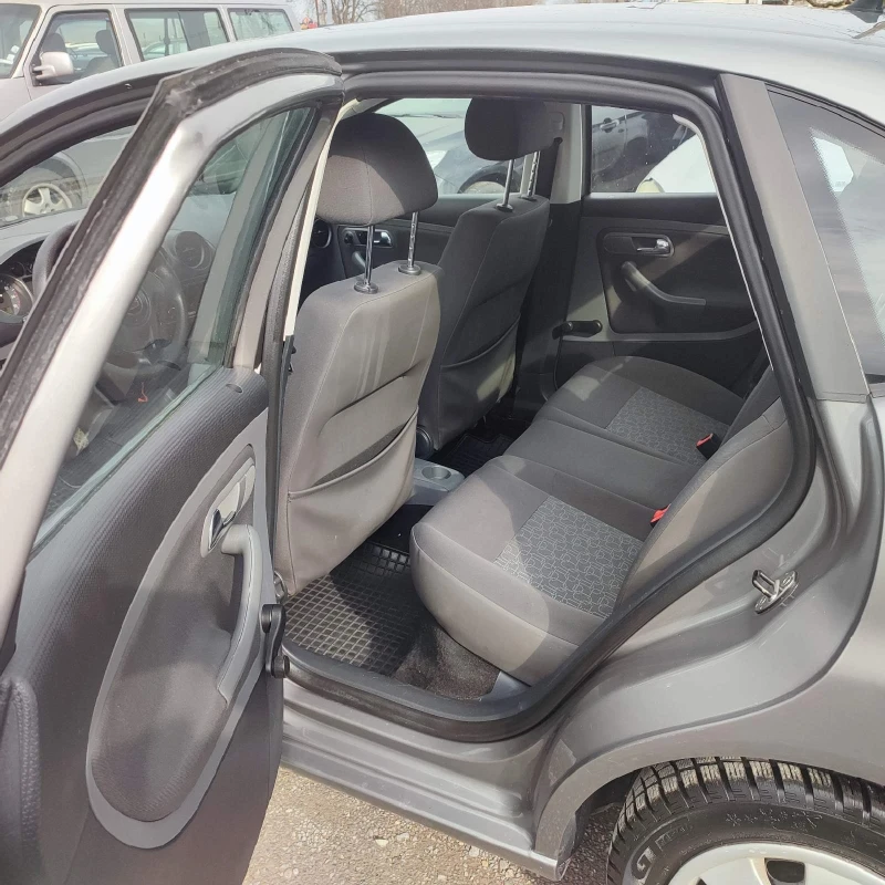 Seat Cordoba 1.4 БЕНЗИН, снимка 10 - Автомобили и джипове - 51601673