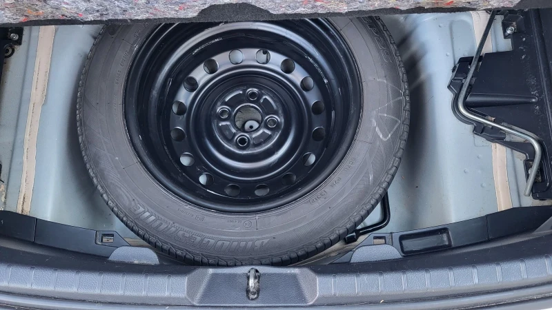 Toyota Yaris Facelift Euro 6, снимка 9 - Автомобили и джипове - 50552737