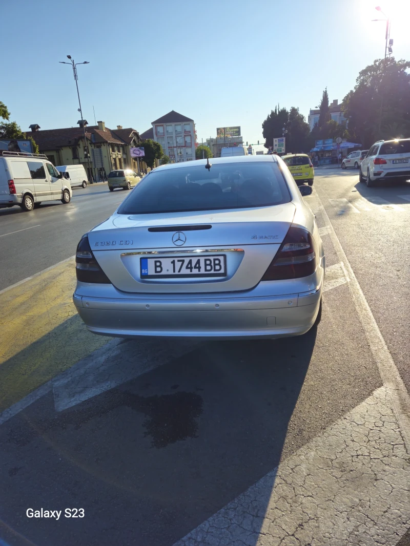 Mercedes-Benz E 320 4 MATIC, снимка 4 - Автомобили и джипове - 52306932