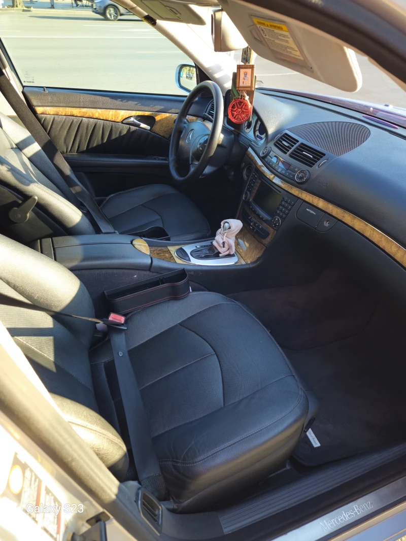 Mercedes-Benz E 320 4 MATIC, снимка 7 - Автомобили и джипове - 52306932