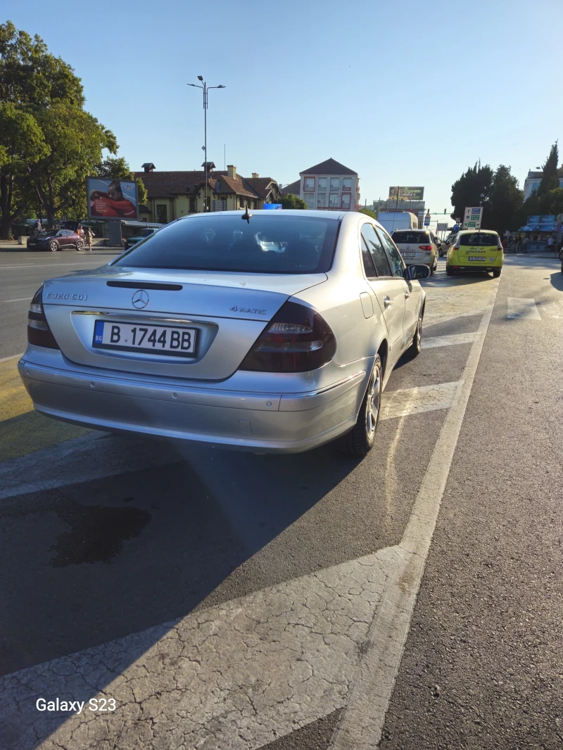 Mercedes-Benz E 320 4 MATIC, снимка 5 - Автомобили и джипове - 52306932
