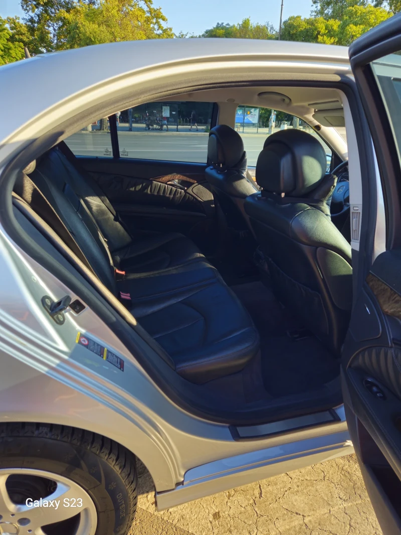 Mercedes-Benz E 320 4 MATIC, снимка 10 - Автомобили и джипове - 52306932