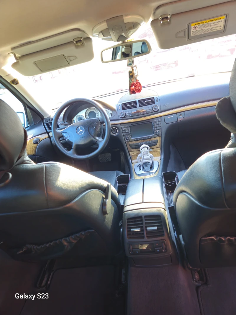 Mercedes-Benz E 320 4 MATIC, снимка 12 - Автомобили и джипове - 52306932