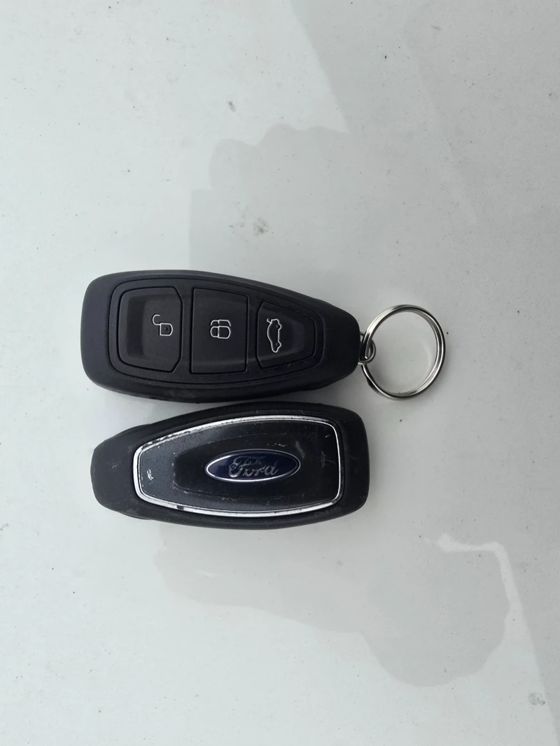 Ford Fiesta Titanium Edition Individual, снимка 12 - Автомобили и джипове - 52331659