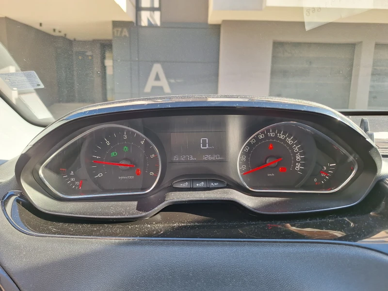 Peugeot 208 1.4 HDI, снимка 8 - Автомобили и джипове - 52530338