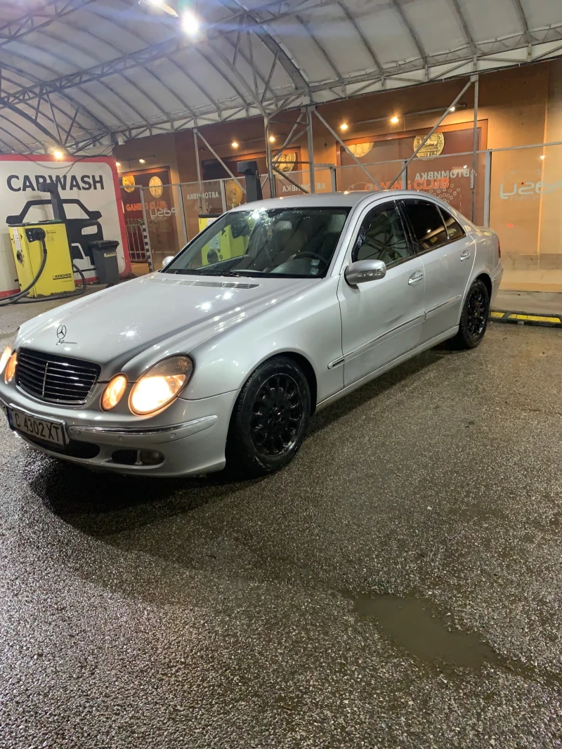 Mercedes-Benz E 220, снимка 2 - Автомобили и джипове - 52726905