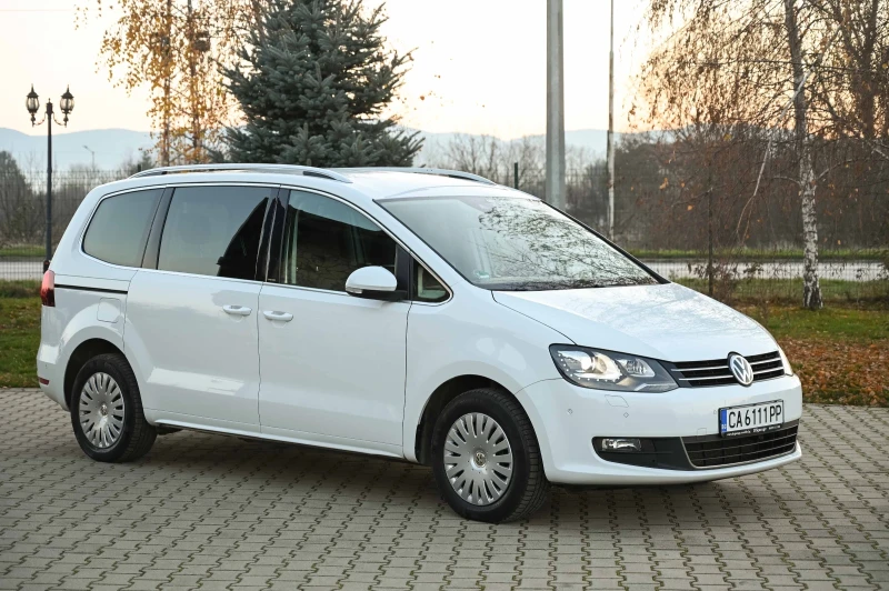 VW Sharan 2.0TDI* UNITED* LED* Камера* FULL* Germany, снимка 2 - Автомобили и джипове - 52896117
