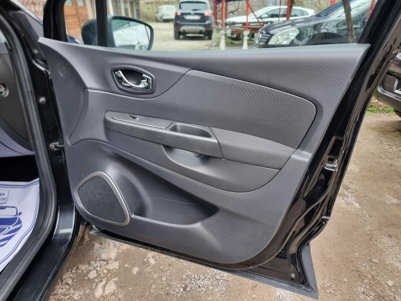 Renault Captur 1.5dci* NAVI* , снимка 13 - Автомобили и джипове - 53155107