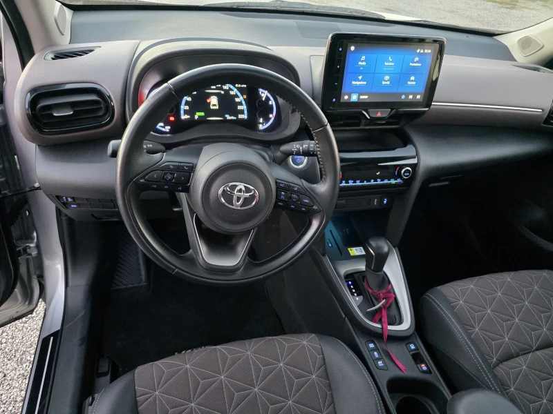 Toyota Yaris Cross Panorama, снимка 5 - Автомобили и джипове - 53517967