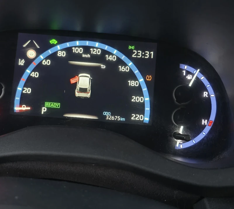 Toyota Yaris Cross Panorama, снимка 4 - Автомобили и джипове - 53517967