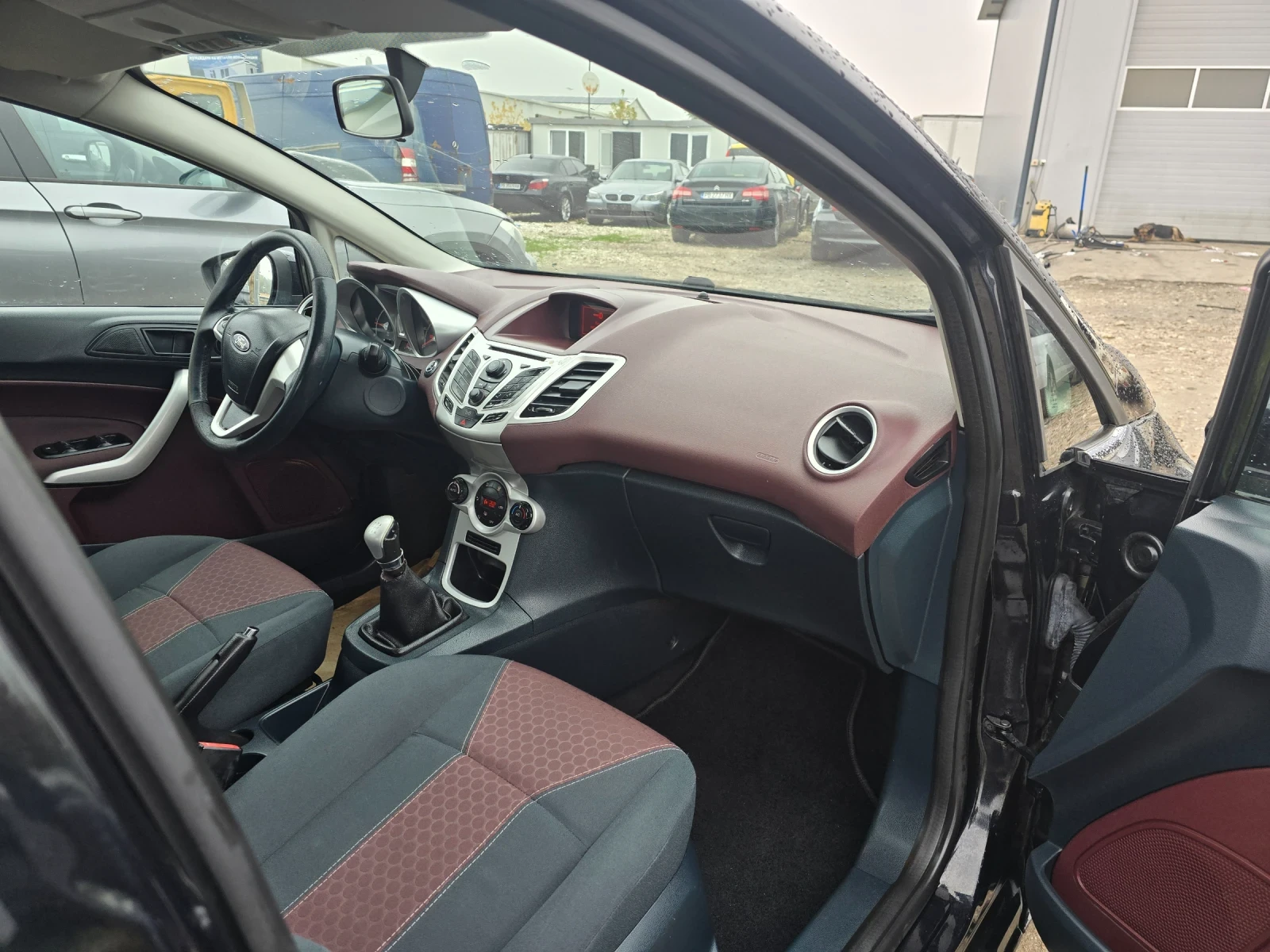 Ford Fiesta Titanium Edition Individual - изображение 9