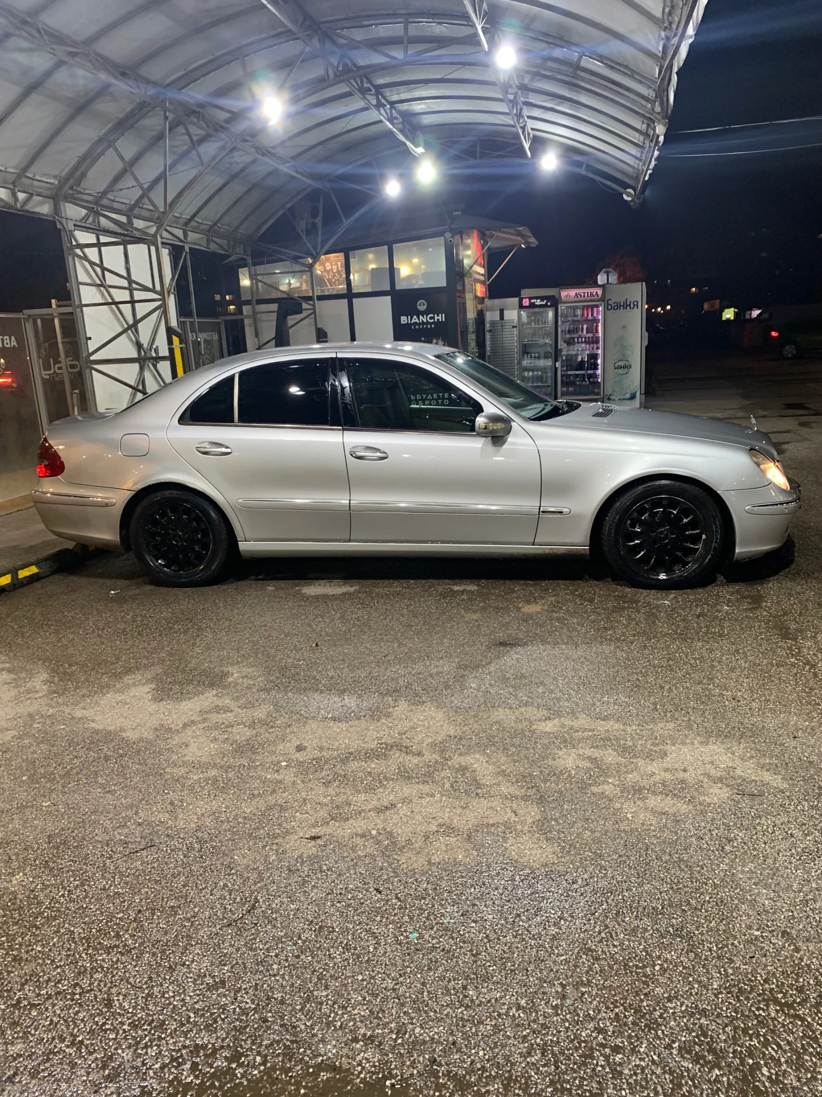 Mercedes-Benz E 220  - изображение 4