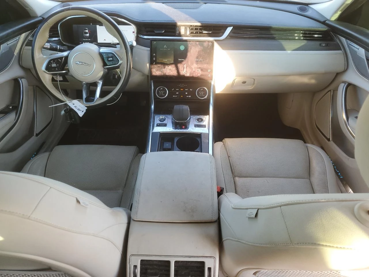 Jaguar Xf SE* DISTRONIC* 360* DIGITAL* ШИБИДАХ* ПОДГРЕВИ*  - изображение 8