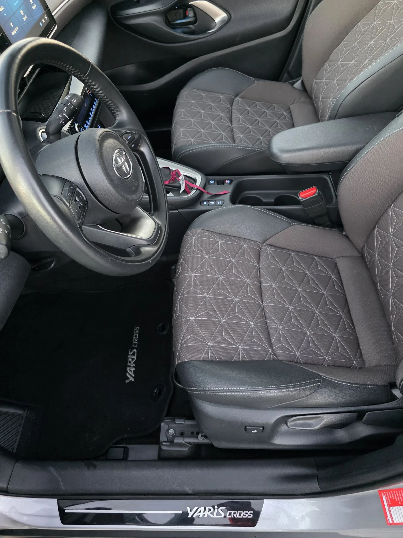 Toyota Yaris Cross Panorama, снимка 13 - Автомобили и джипове - 53517967