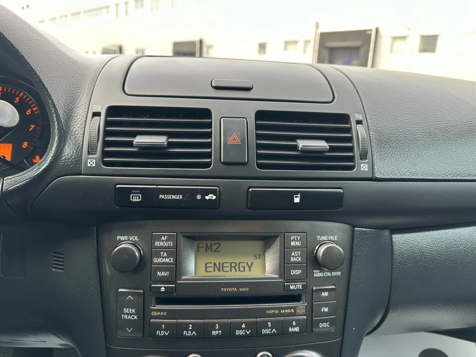 Toyota Avensis, снимка 13 - Автомобили и джипове - 54237434