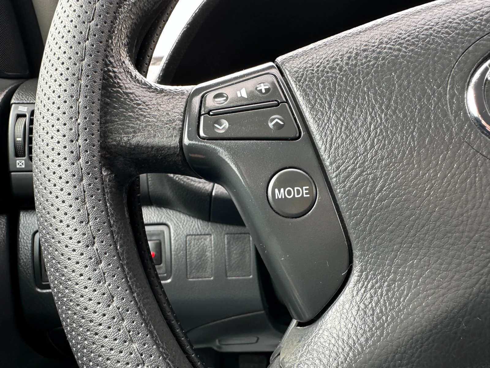 Toyota Avensis, снимка 15 - Автомобили и джипове - 54237434