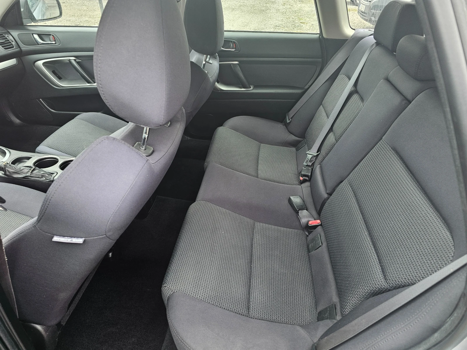 Subaru Legacy 2.0i 4x4, снимка 12 - Автомобили и джипове - 54278502