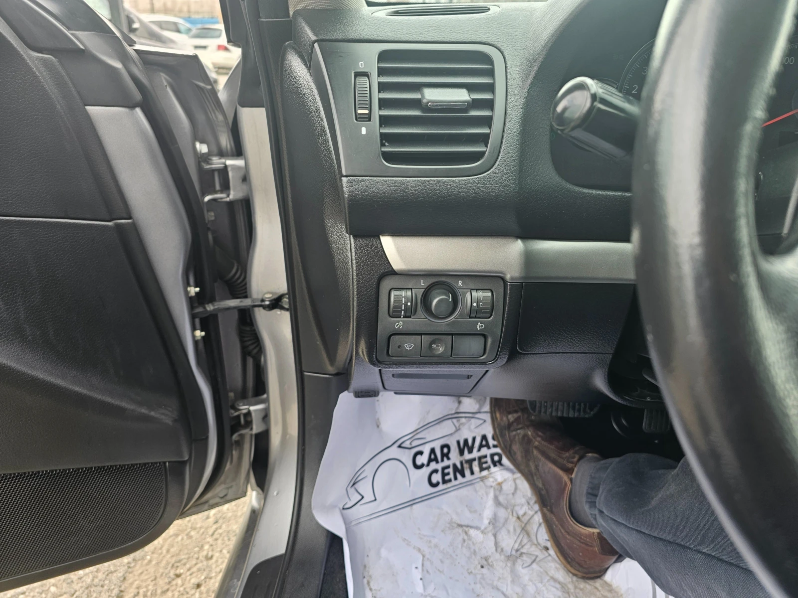 Subaru Legacy 2.0i 4x4, снимка 11 - Автомобили и джипове - 54278502