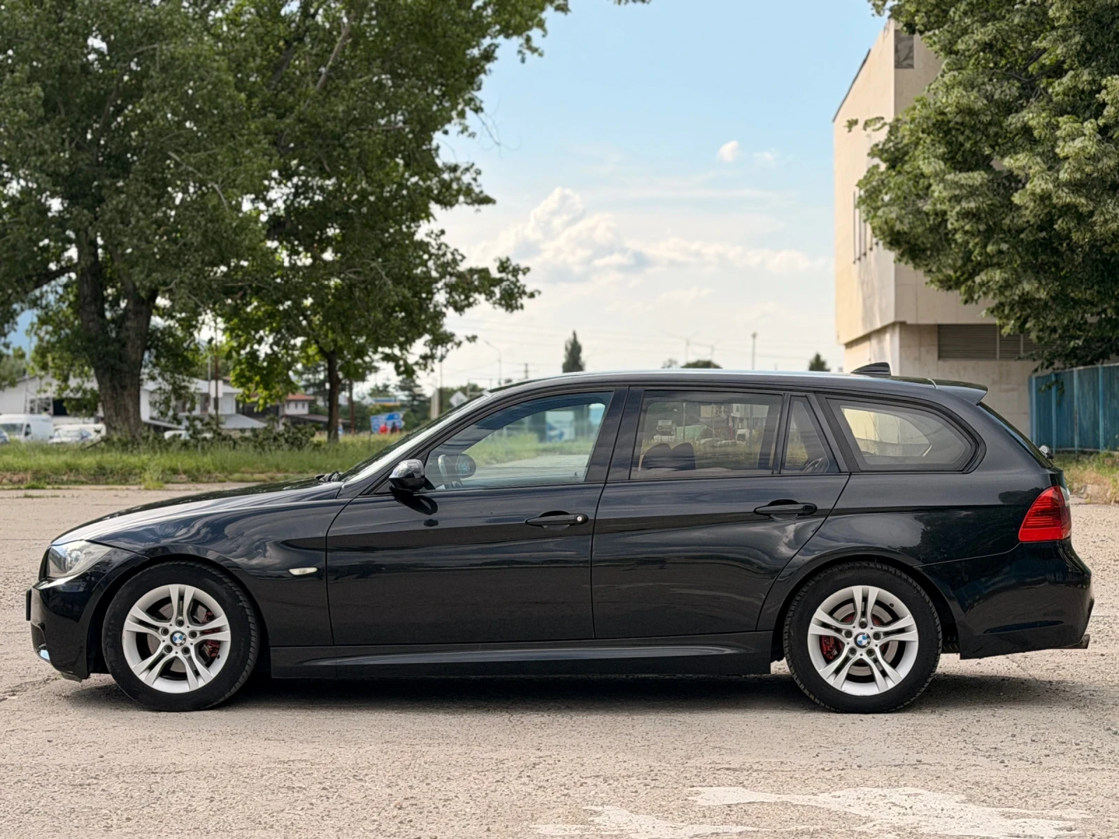 BMW 320 D/M-PACK/ИТАЛИЯ, снимка 2 - Автомобили и джипове - 54811889