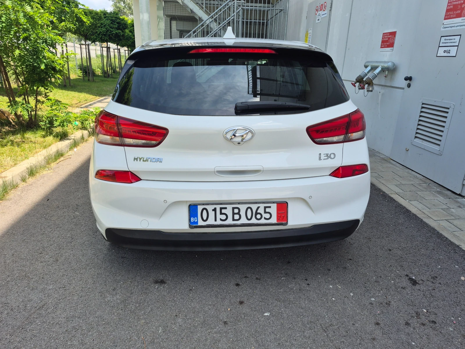 Hyundai I30 !!1.4i !!! Perfectna !!!, снимка 5 - Автомобили и джипове - 54824047