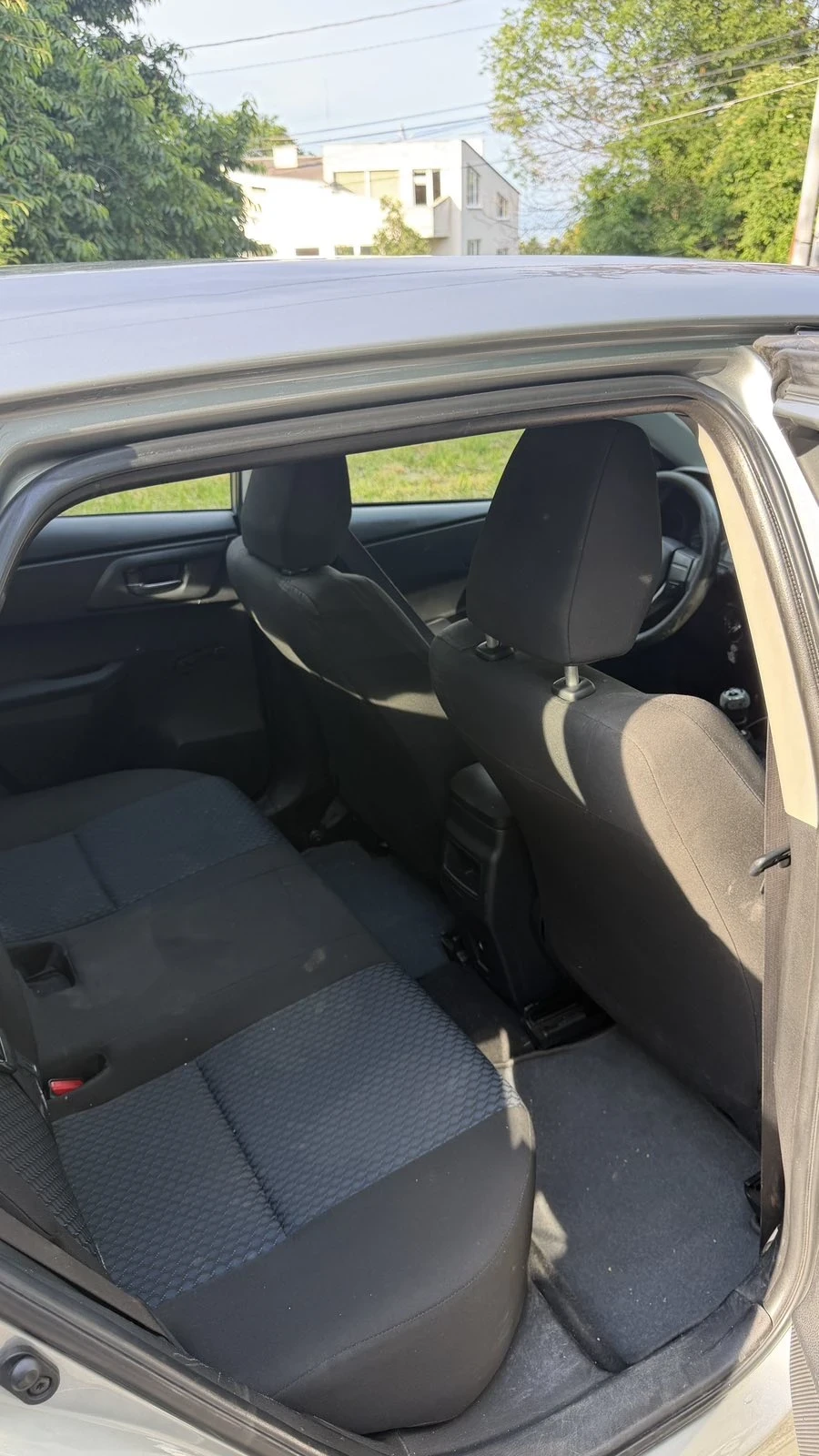 Toyota Auris 1.4 D4D, снимка 8 - Автомобили и джипове - 55014305