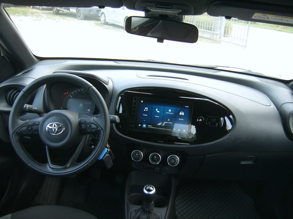 Toyota Aygo aygo x 1, 0i klima, снимка 8 - Автомобили и джипове - 55326195