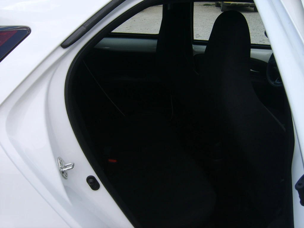 Toyota Aygo aygo x 1, 0i klima, снимка 7 - Автомобили и джипове - 55326195