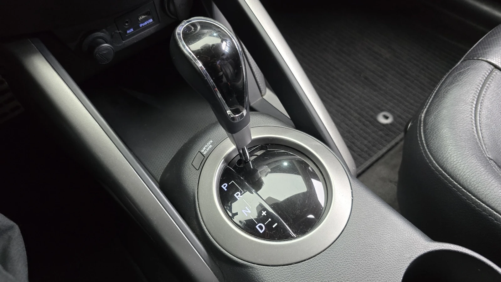 Hyundai Veloster  ЛЮК* КРАЙНА ЦЕНА, снимка 9 - Автомобили и джипове - 55496112