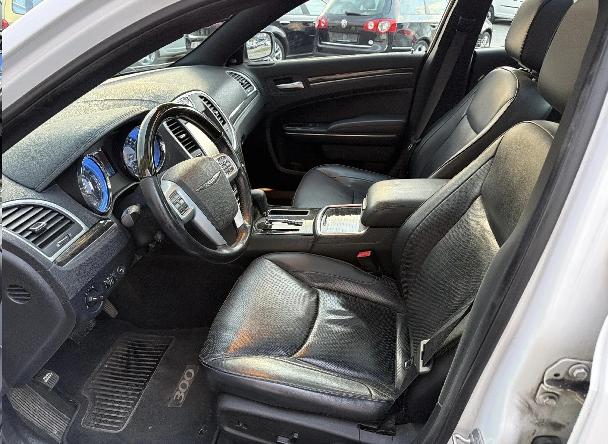 Chrysler 300c 5.7 Швейцария, снимка 10 - Автомобили и джипове - 55964279