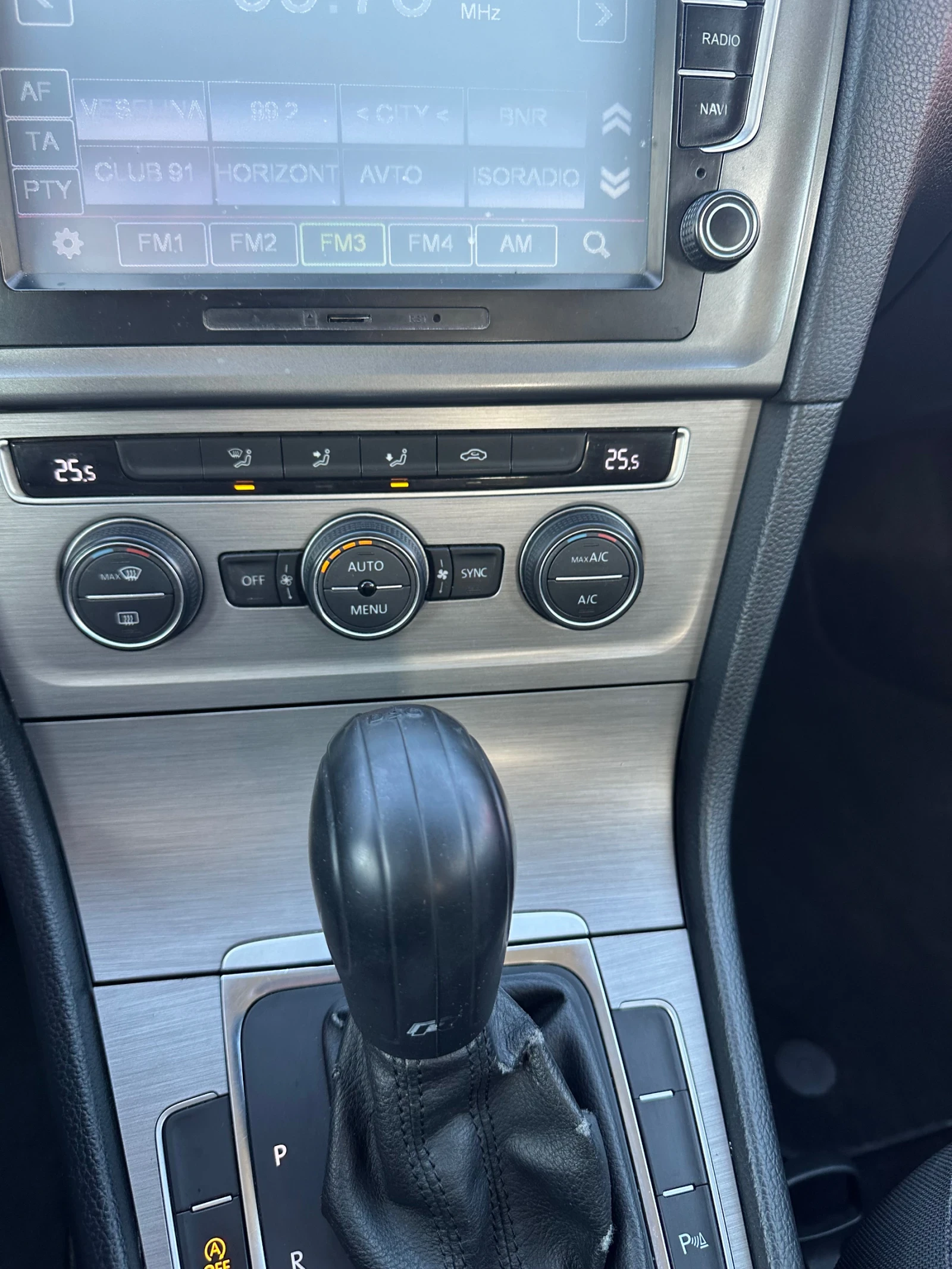 VW Golf 1, 4 Метан , снимка 11 - Автомобили и джипове - 56216854