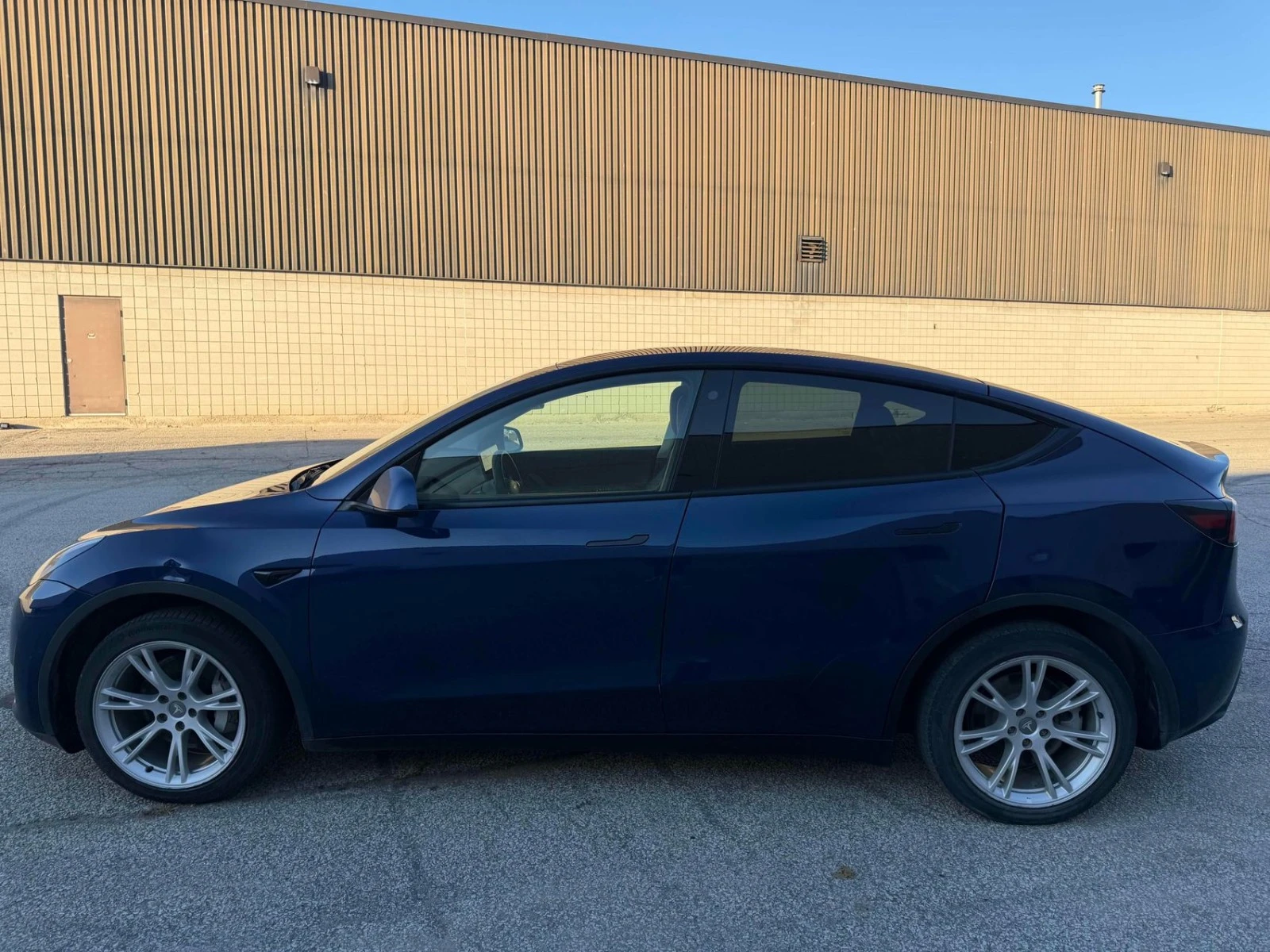 Tesla Model Y Long Range* Цена до България & АвтоКредит, снимка 3 - Автомобили и джипове - 56243139