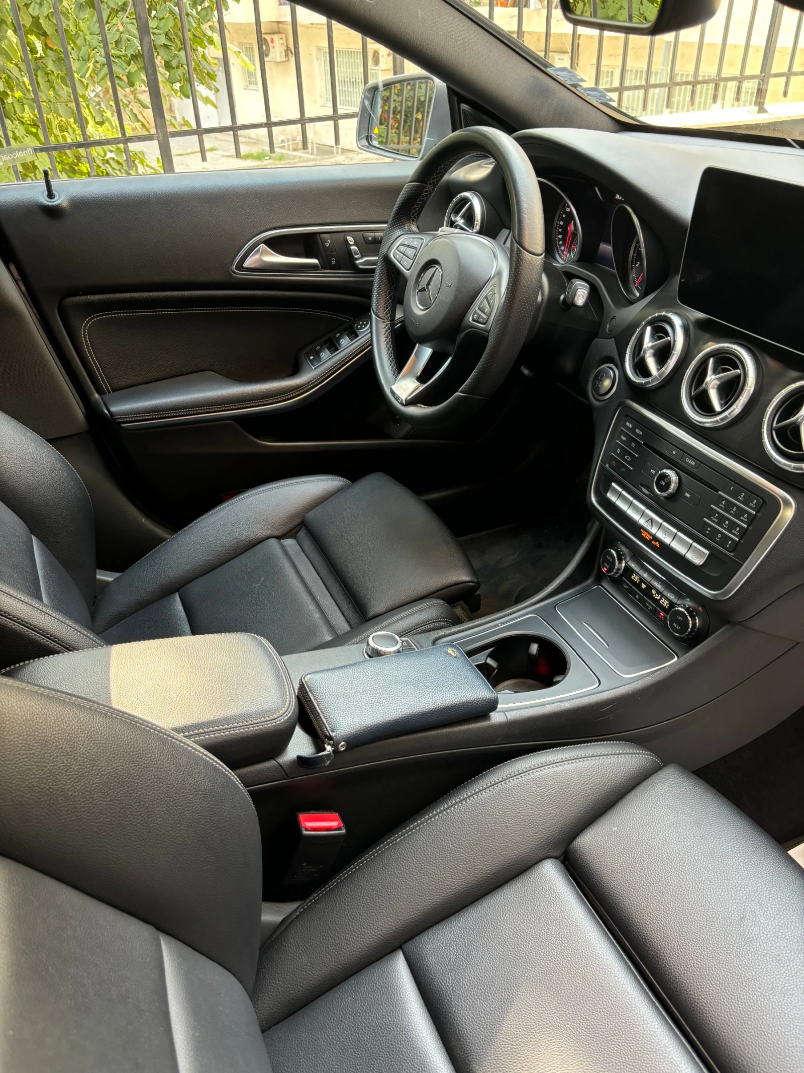 Mercedes-Benz CLA 250 4 Matic, снимка 9 - Автомобили и джипове - 56483952