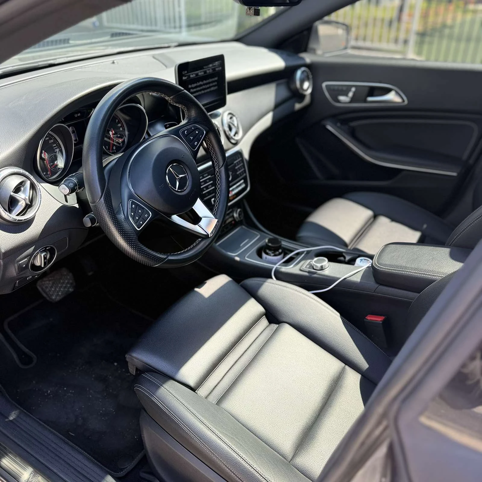 Mercedes-Benz CLA 250 4 Matic, снимка 5 - Автомобили и джипове - 56483952