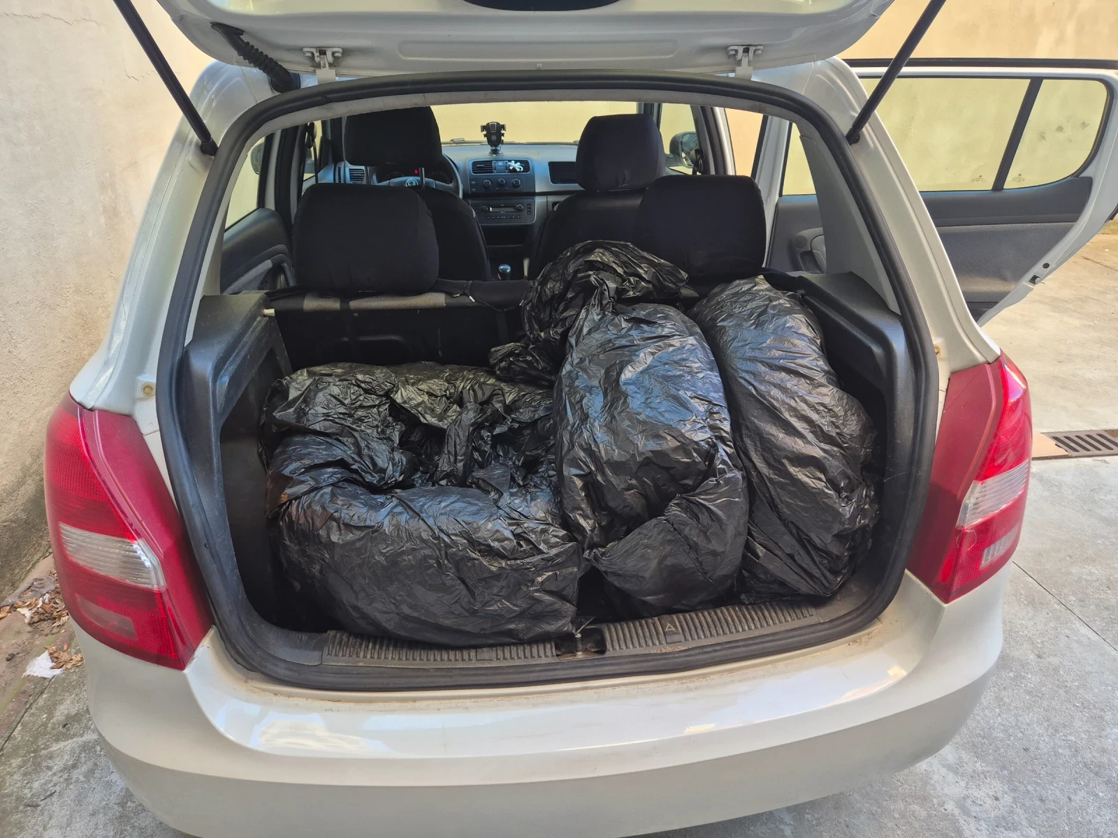 Skoda Fabia, снимка 6 - Автомобили и джипове - 56643011