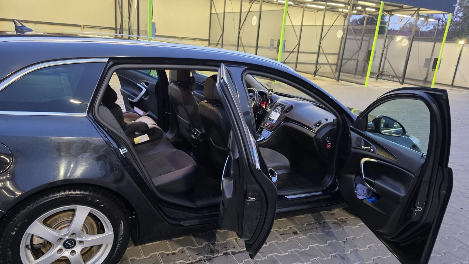 Opel Insignia 2.0 160 TDCI, снимка 10 - Автомобили и джипове - 56656756
