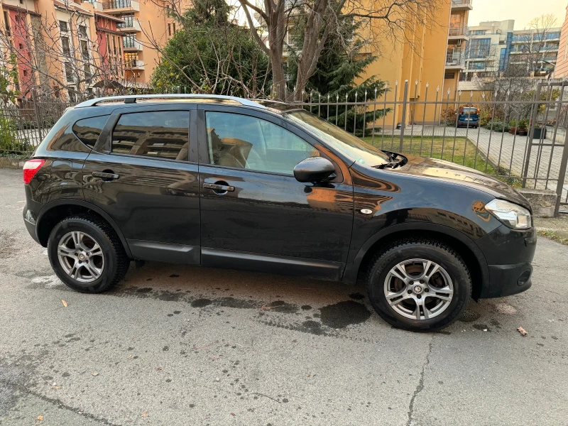 Nissan Qashqai 2.0i 4x4, снимка 3 - Автомобили и джипове - 48252953