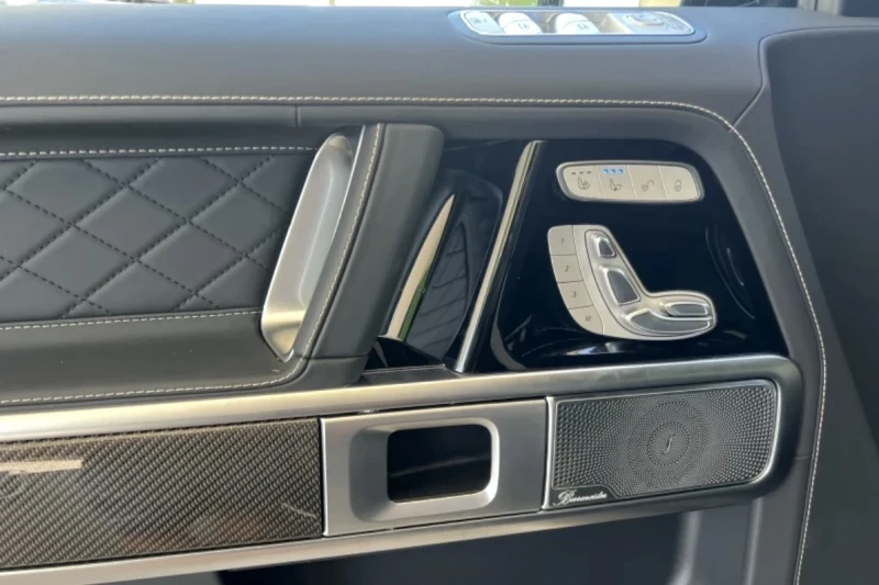 Mercedes-Benz G 63 AMG Grand Edition, снимка 4 - Автомобили и джипове - 52735510