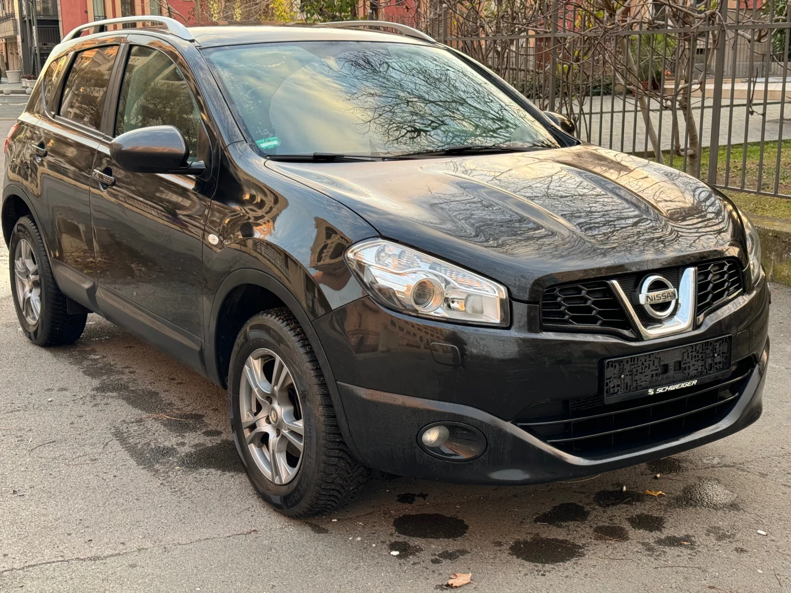 Nissan Qashqai 2.0i 4x4 - изображение 2