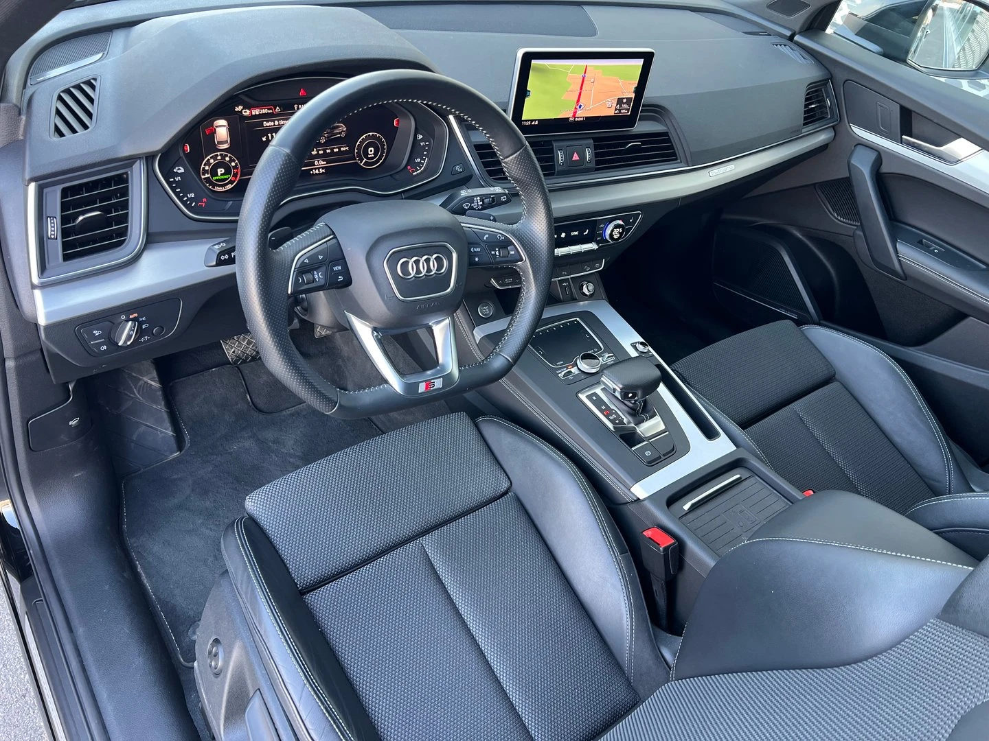 Audi Q5 55 TFSI e quattro - изображение 9