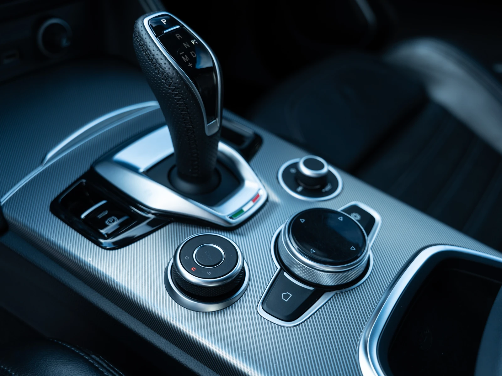 Alfa Romeo Stelvio Veloce Q4 | Mobile.bg   11