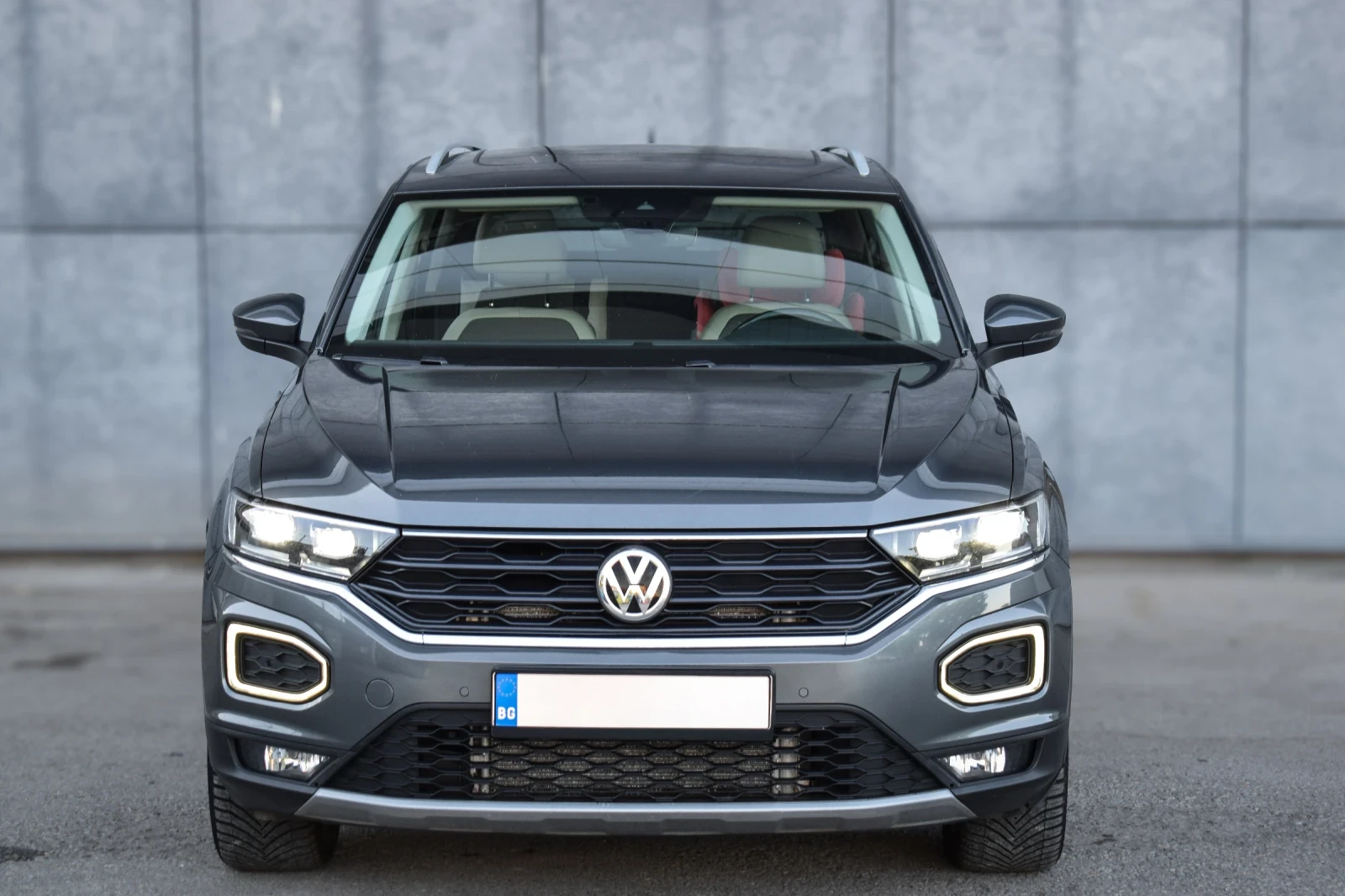 VW T-Roc 2.0TDI* 4-Motion* Дигитал* Дистроник* Панорама* Ke, снимка 2 - Автомобили и джипове - 55433211