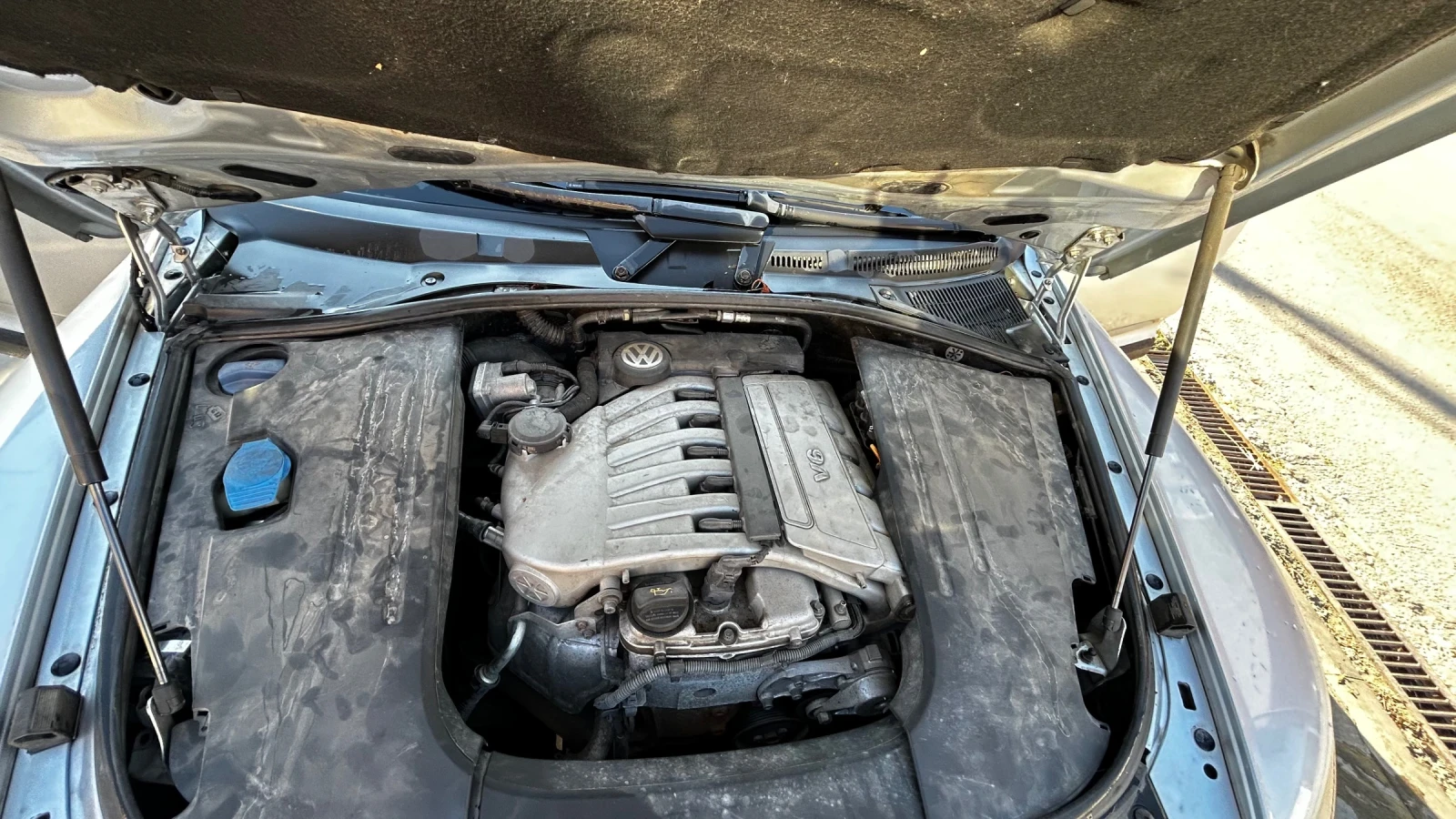 VW Touareg 3.2, снимка 8 - Автомобили и джипове - 56151531
