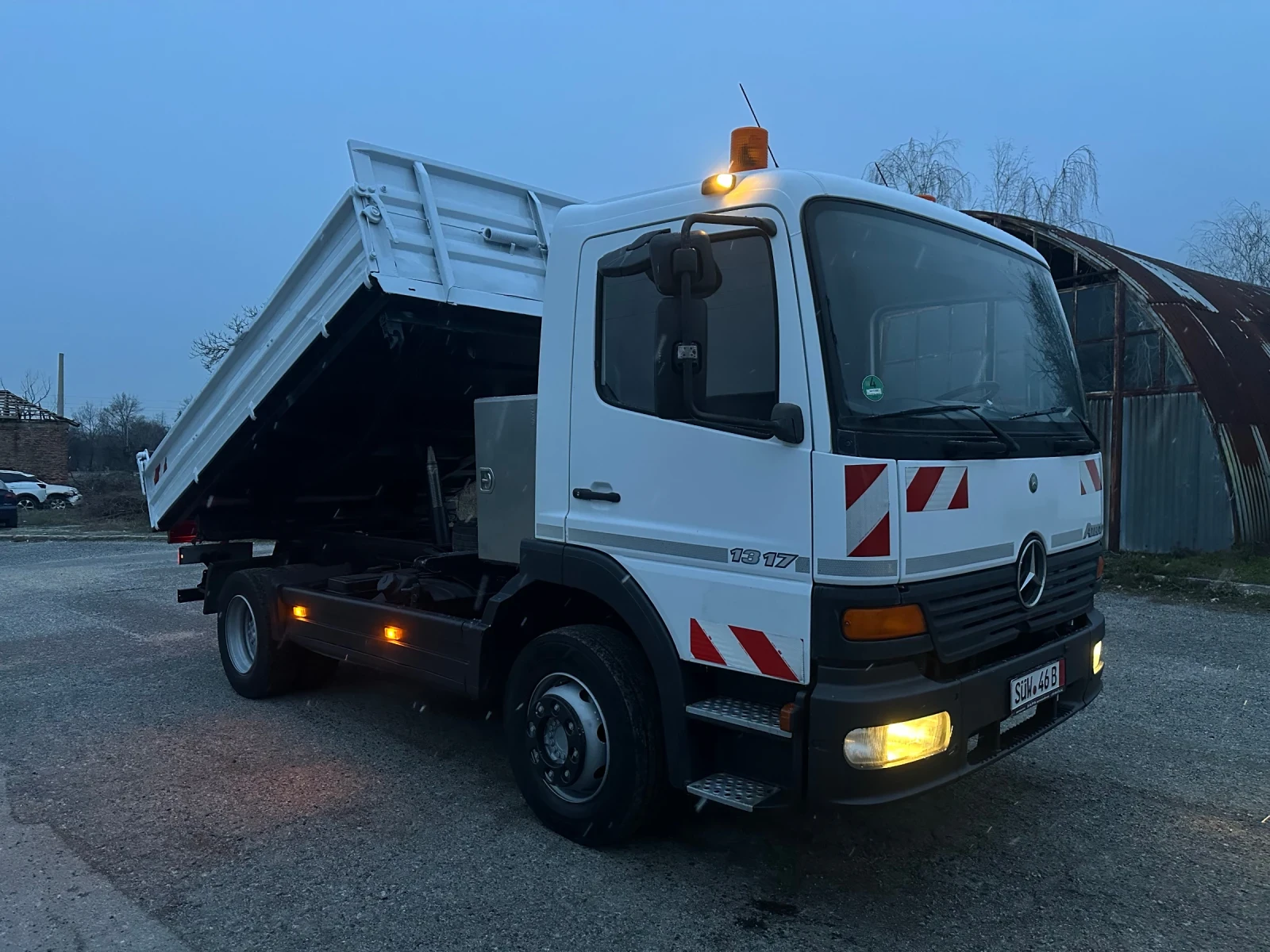 Mercedes-Benz Atego 1317* 11990кг.* Тристранен самосвал* Топ състояние - изображение 3