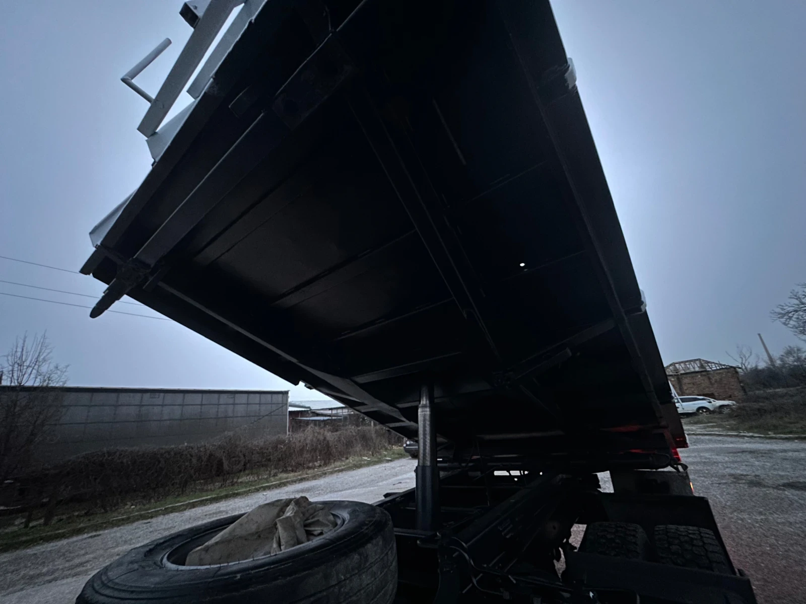 Mercedes-Benz Atego 1317* 11990кг.* Тристранен самосвал* Топ състояние - изображение 8