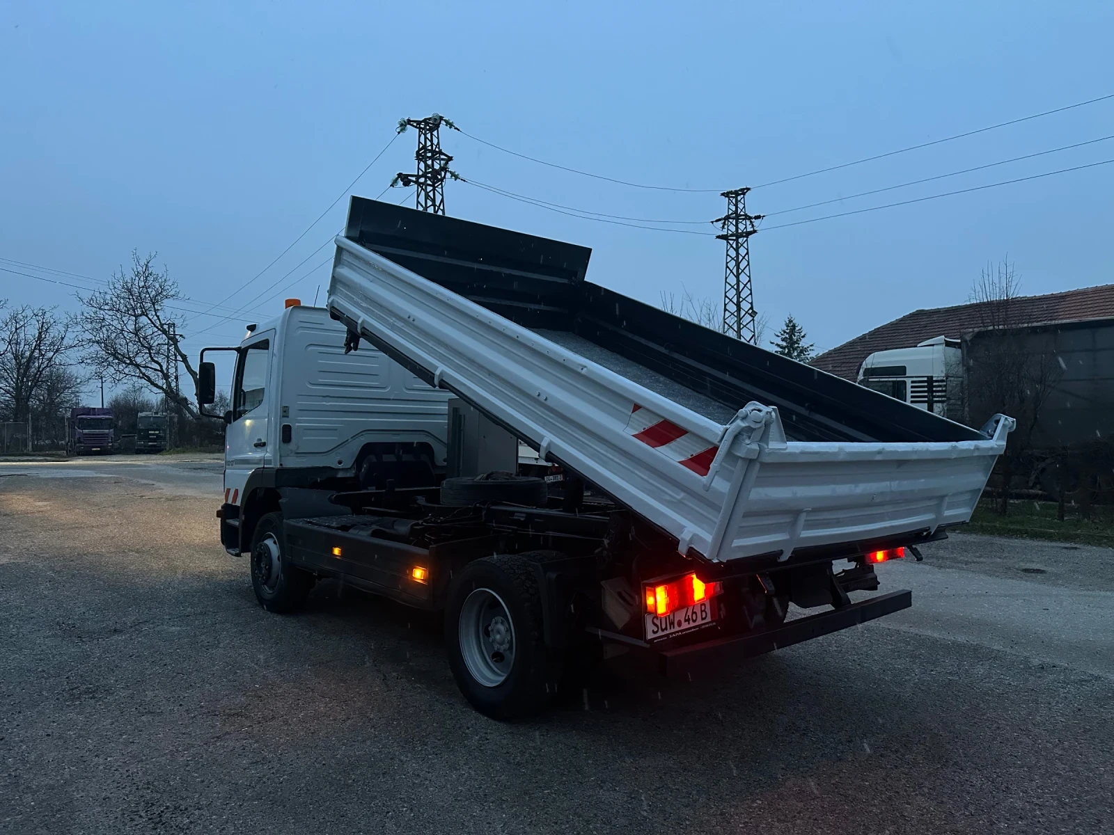 Mercedes-Benz Atego 1317* 11990кг.* Тристранен самосвал* Топ състояние - изображение 5