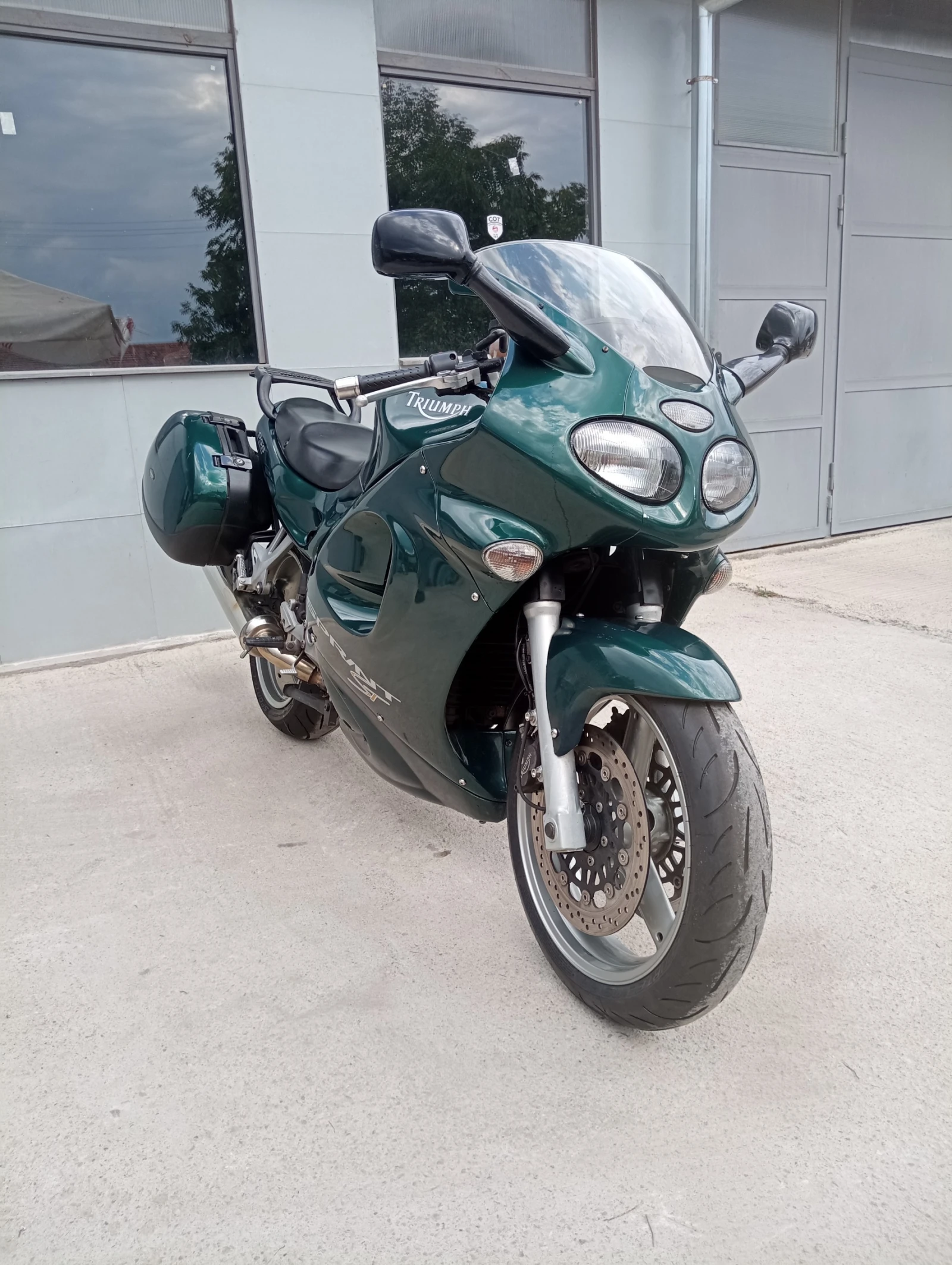 Triumph Sprint ST, снимка 1